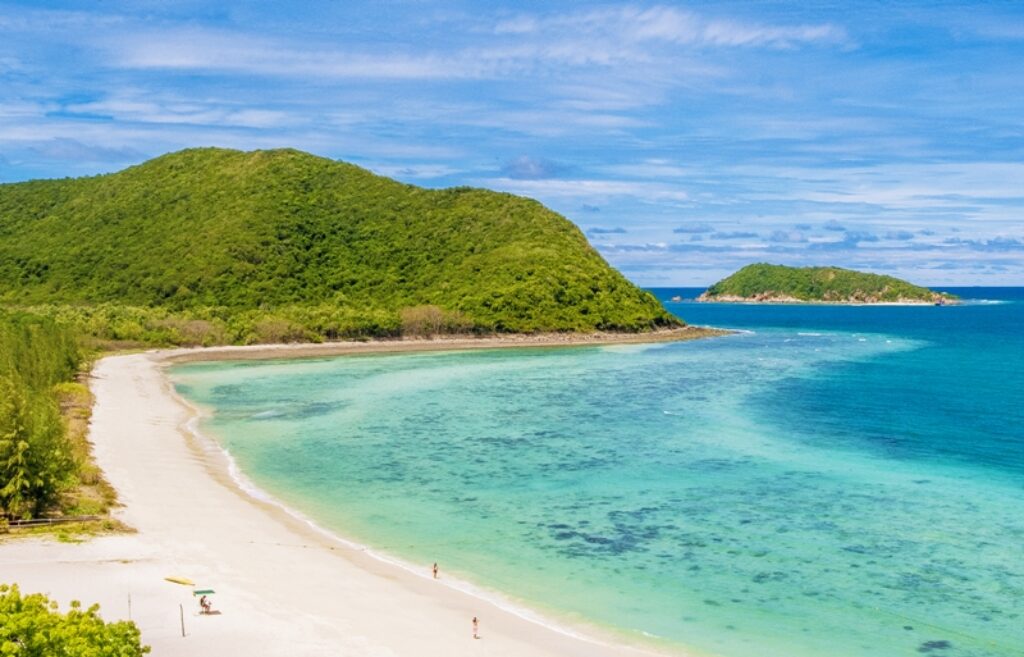 ที่พักชลบุรี โซนสัตหีบ - แสมสาร (น้ำใสปิ๊ง ดำน้ำตกหมึก เหมาพูลวิลล่าปาร์ตี้)