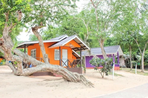 เช็คราคาและจอง ที่พักหาดทรายแก้ว (โรงเรียนชุมพลทหารเรือ)