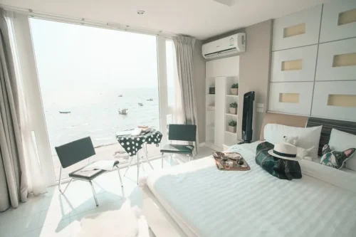 เช็คราคาและจอง Marina Seaview BangSaen