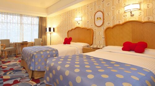 เช็คราคาและจอง Disney Ambassador Hotel