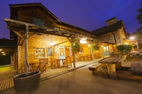 เช็คราคาและจอง Disney Davy Crockett Ranch